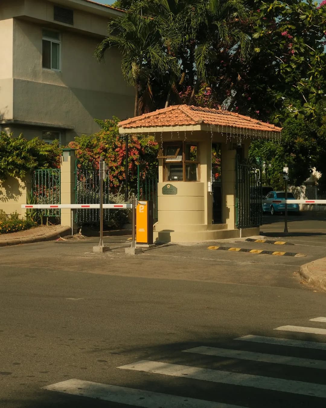 Portaria de condomínio residencial, Guarita Blindada